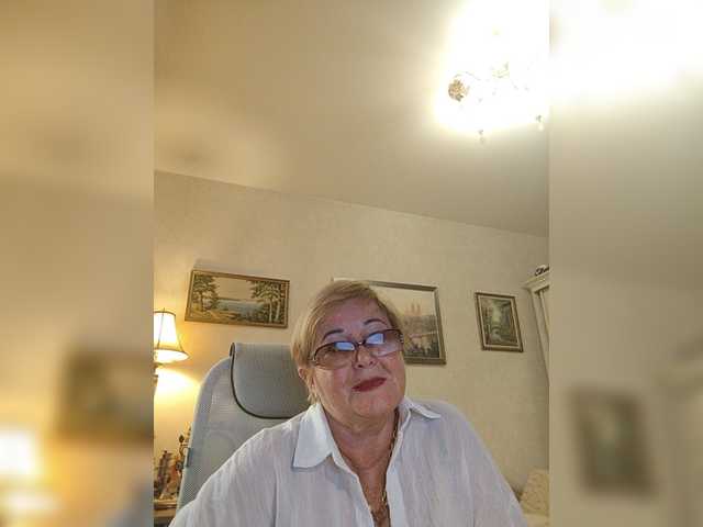 KarinkaSweet live cam on BongaCams