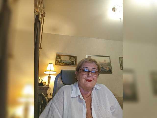 KarinkaSweet live cam on BongaCams