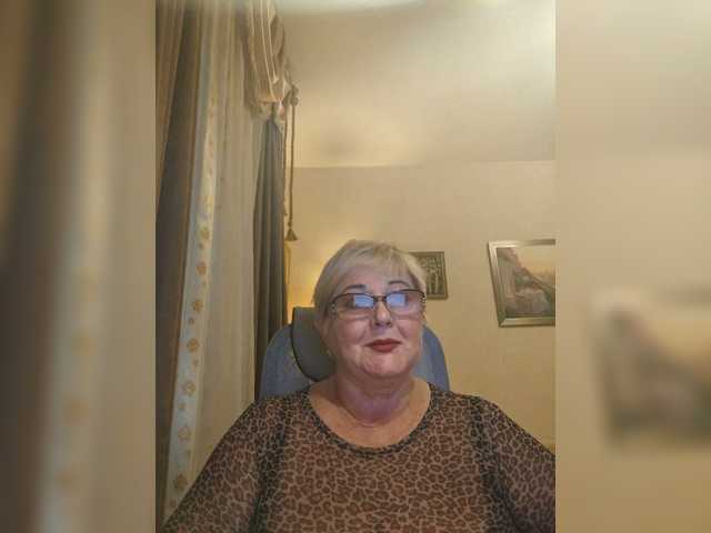 KarinkaSweet live cam on BongaCams