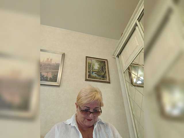 KarinkaSweet live cam on BongaCams