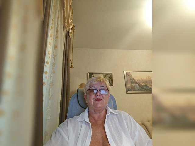 KarinkaSweet live cam on BongaCams