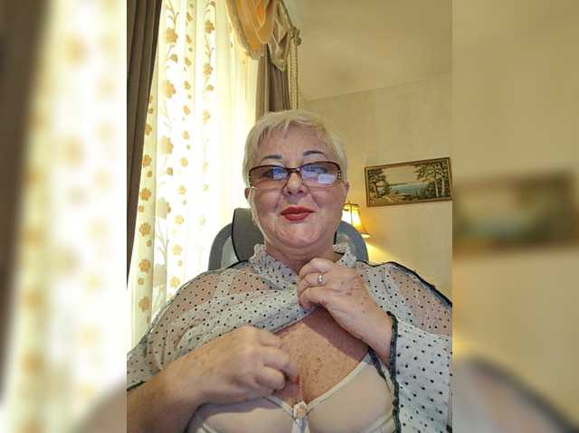 KarinkaSweet live cam on BongaCams