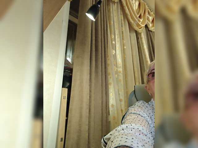 KarinkaSweet live cam on BongaCams