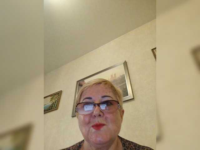 KarinkaSweet live cam on BongaCams