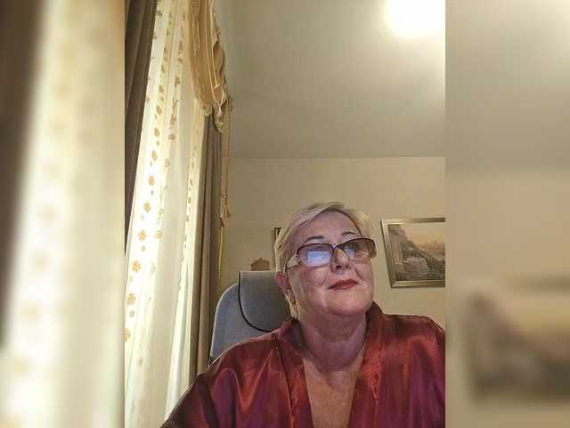 KarinkaSweet live cam on BongaCams