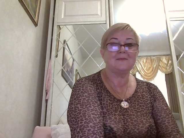 KarinkaSweet live cam on BongaCams