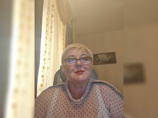 KarinkaSweet live cam on BongaCams