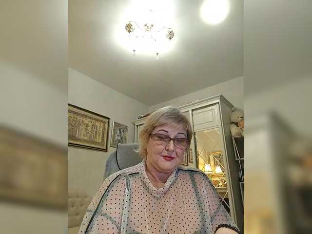 KarinkaSweet's BongaCams show and profile