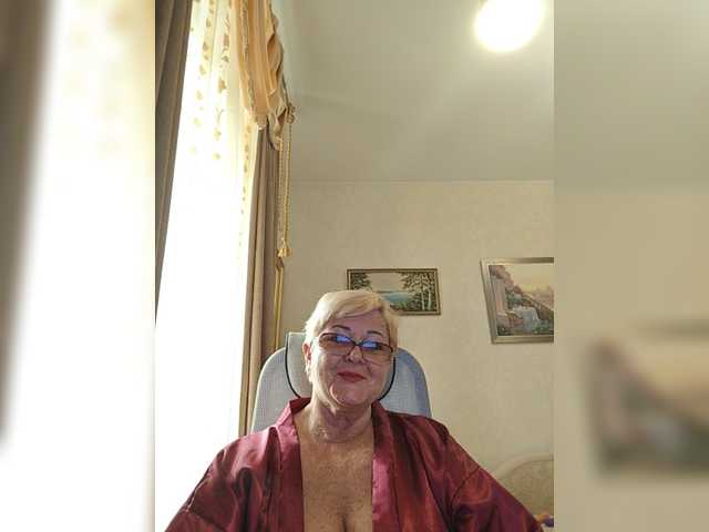 KarinkaSweet live cam on BongaCams