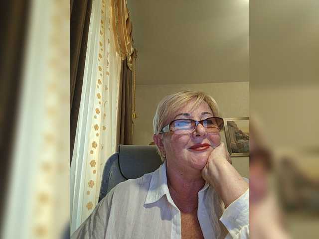 KarinkaSweet live cam on BongaCams