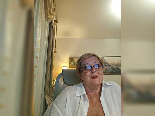 KarinkaSweet live cam on BongaCams