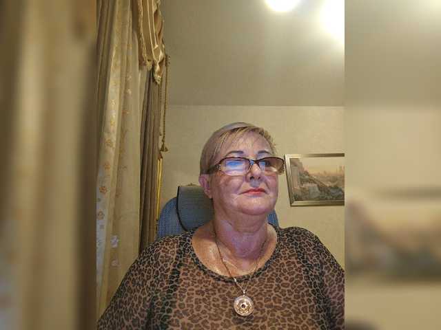 KarinkaSweet live cam on BongaCams