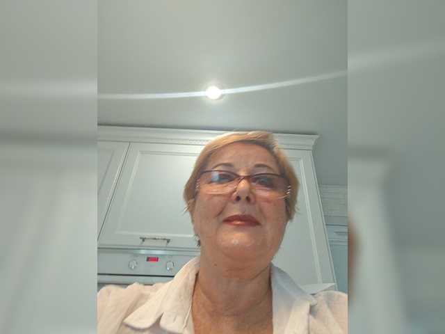 KarinkaSweet live cam on BongaCams