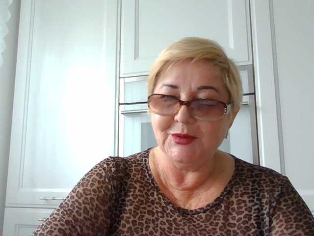 KarinkaSweet — live female cam