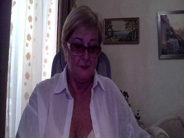 KarinkaSweet live cam on BongaCams