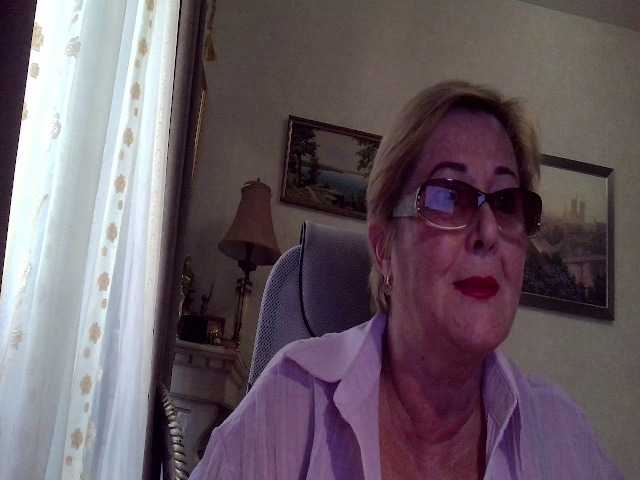 KarinkaSweet live cam on BongaCams
