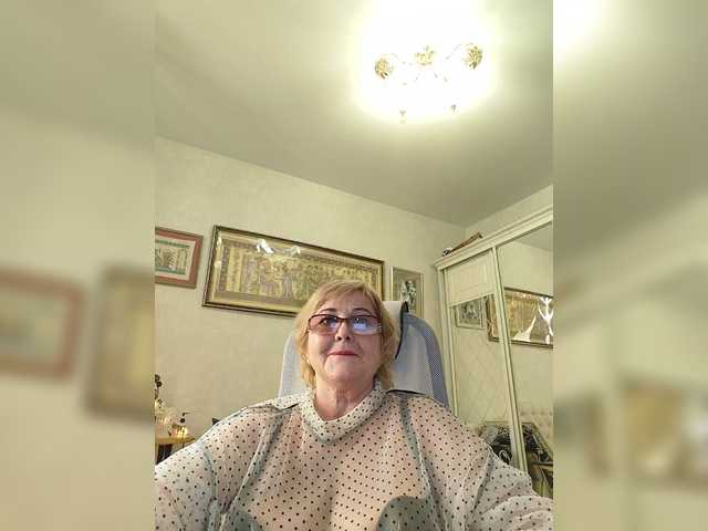 KarinkaSweet's BongaCams show and profile