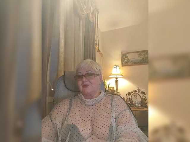 KarinkaSweet live cam on BongaCams