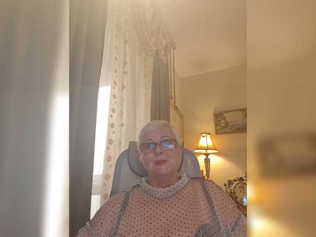 KarinkaSweet live cam on BongaCams