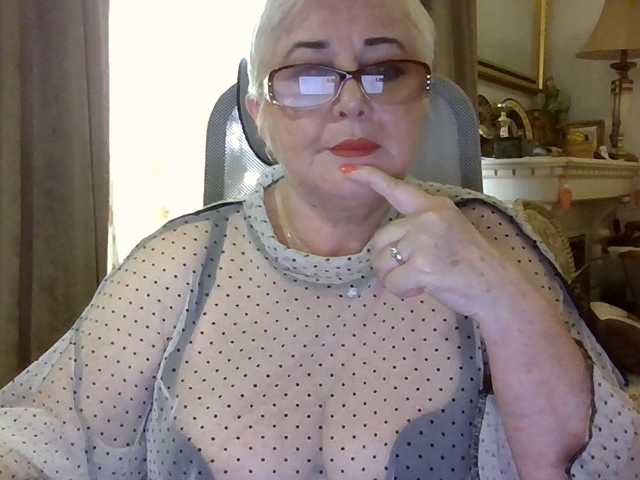 KarinkaSweet live cam on BongaCams