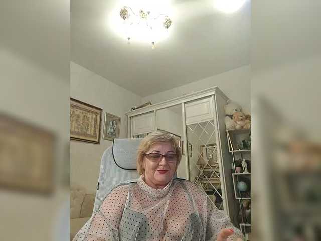 KarinkaSweet's BongaCams show and profile