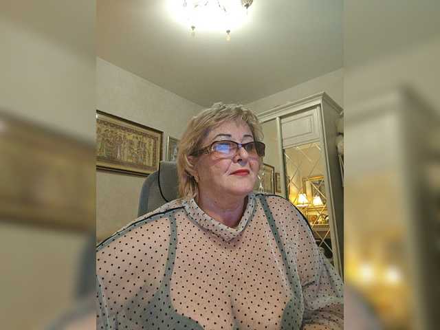 KarinkaSweet's BongaCams show and profile