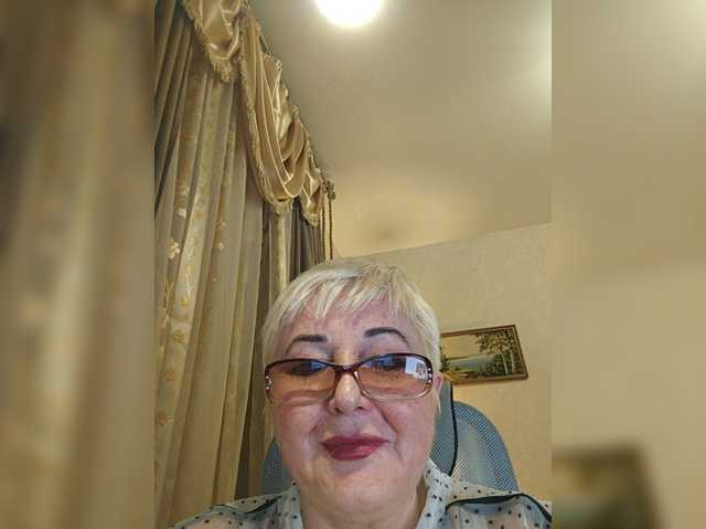 KarinkaSweet live cam on BongaCams