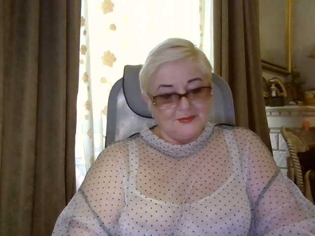 KarinkaSweet live cam on BongaCams