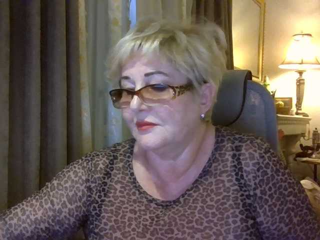 KarinkaSweet live cam on BongaCams