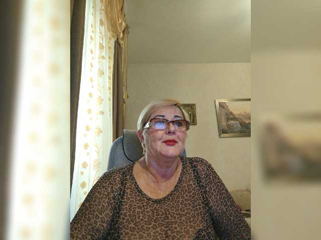 KarinkaSweet live cam preview