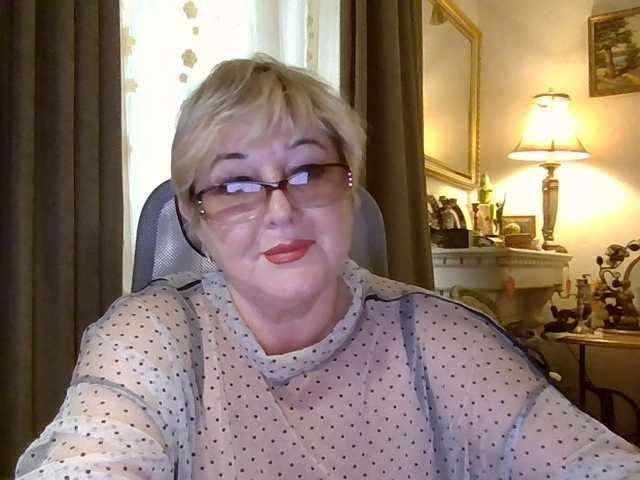 KarinkaSweet live cam on BongaCams