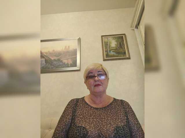 KarinkaSweet live cam on BongaCams