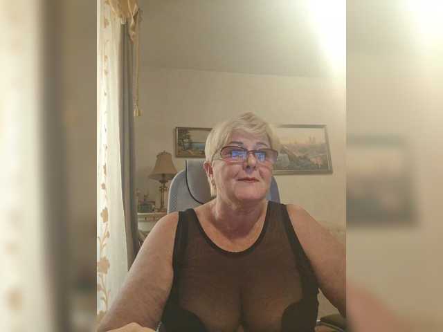 KarinkaSweet live webcam show