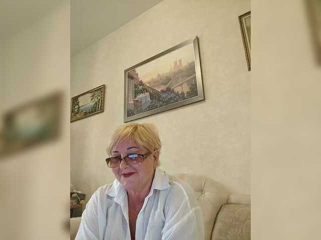 KarinkaSweet live cam on BongaCams