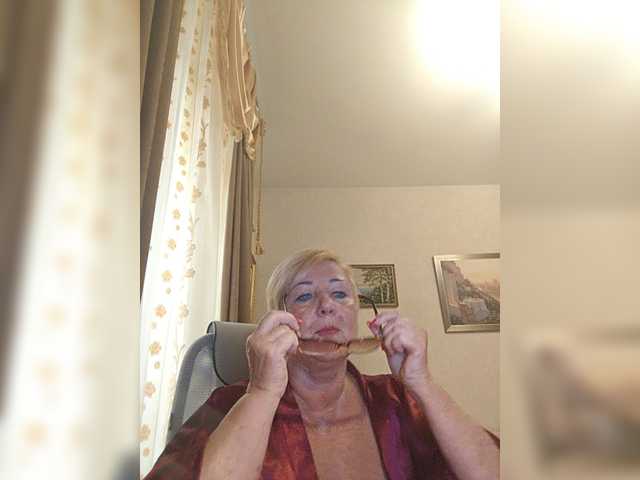 KarinkaSweet live cam on BongaCams