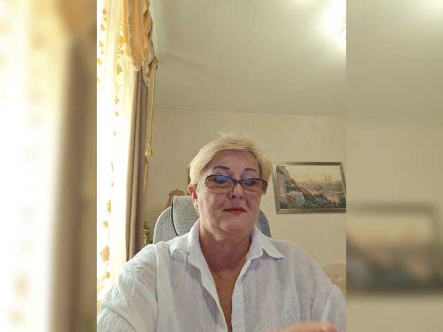 KarinkaSweet live cam on BongaCams