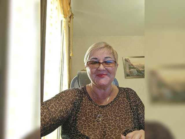 KarinkaSweet live cam on BongaCams