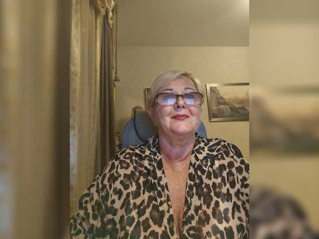 KarinkaSweet live cam on BongaCams