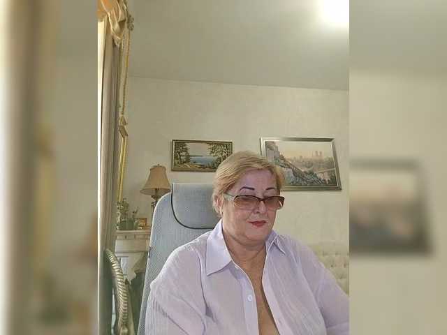 KarinkaSweet live cam on BongaCams