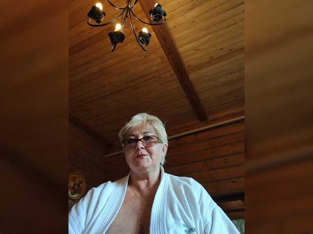 KarinkaSweet live cam on BongaCams