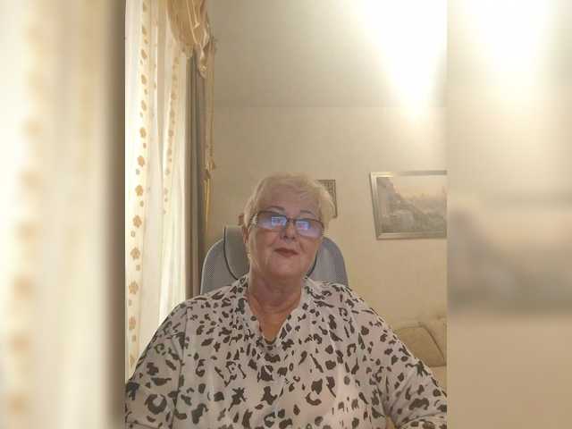 KarinkaSweet live webcam show