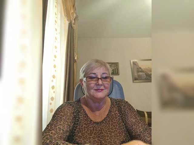 KarinkaSweet live cam on BongaCams