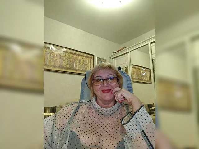 KarinkaSweet's BongaCams show and profile