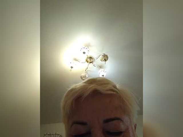 KarinkaSweet live cam on BongaCams