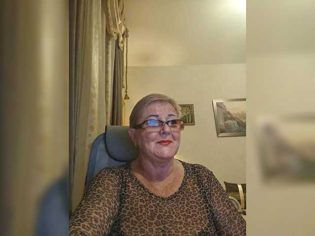 KarinkaSweet live cam on BongaCams