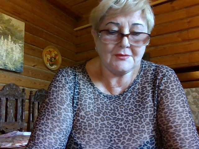 KarinkaSweet live cam on BongaCams