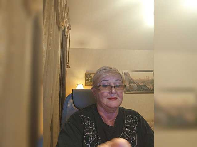 KarinkaSweet live cam on BongaCams