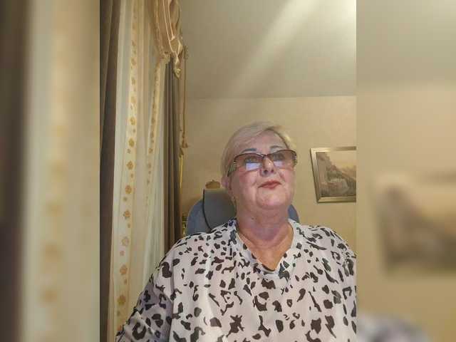 KarinkaSweet live webcam show