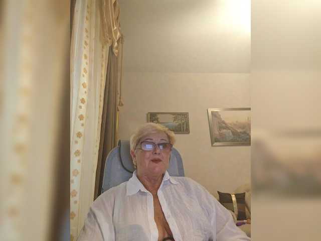 KarinkaSweet live cam on BongaCams