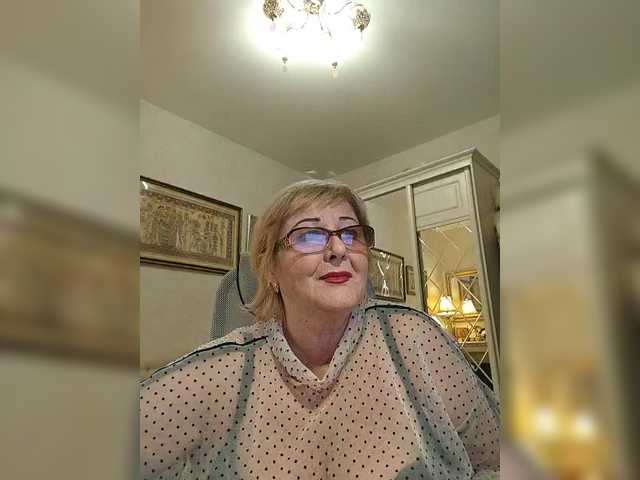 KarinkaSweet's BongaCams show and profile